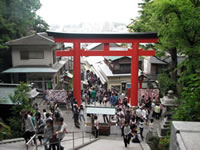 江島神社の玄関口である「大鳥居」