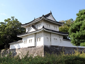 「東南隅櫓」は、現存している二条城の櫓は二つだけである。徳川家光による二条城拡大が行われた寛永期の建築（ 重要文化財）