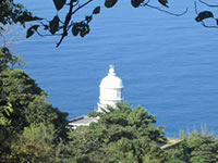 青い海と経ヶ岬灯台