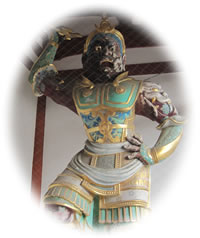 平成3年（1991年）に復元復興された二天王像
