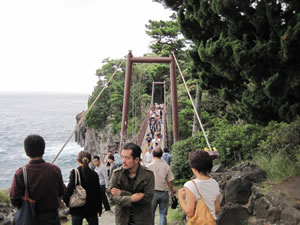 城ヶ崎海岸の吊橋（門脇吊橋）