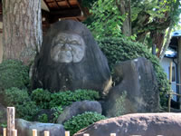 修禅寺境内のだるま像
