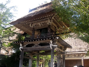 「鐘楼門」18世紀に建てられた浄土真宗の寺。