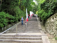 本堂への石階段