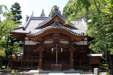 懐古神社は小諸城の本丸跡に建立されています。