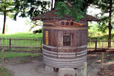 真田神社境内「酒樽茶室」