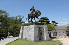 藤堂高虎の銅像