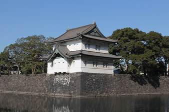 辰巳櫓は巽櫓とも書きますが、正式には桜田二重櫓と呼びます。
