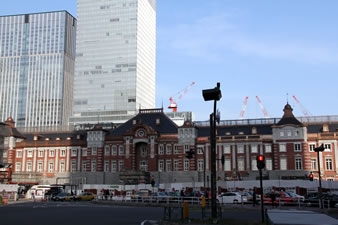 東京駅・丸の内側（丸ビル側から撮影）
