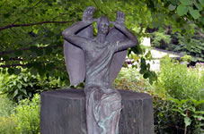 天使ガブリエルの銅像