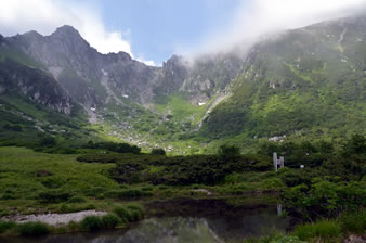 特に剣ヶ池からの眺めは素晴らしい。
「宝剣岳（2.931m）」