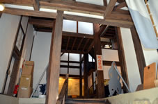 日本最古の木造再建天守。