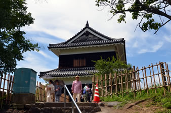 西櫓は江戸時代に建てられました。