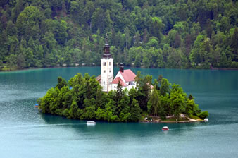 ブレッド湖に浮かぶ「小島＆聖マリア教会」