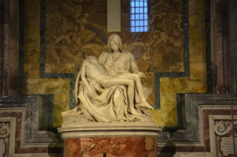 「ピエタ」ミケランジェロ（1499年作）