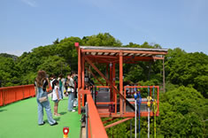 開運橋は、信貴山朝護孫子寺への参道である。