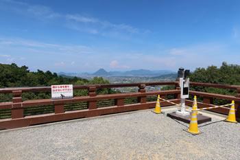 ��{�{�̖k���ɂ���W�]�䂩��͎]�򕽖삪��]�ł��܂��B