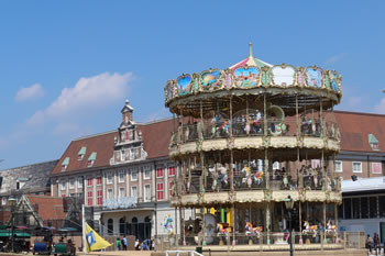 ���E�ő勉���{����3�K���āu�V�󃁃��[�S�[���E���h�v